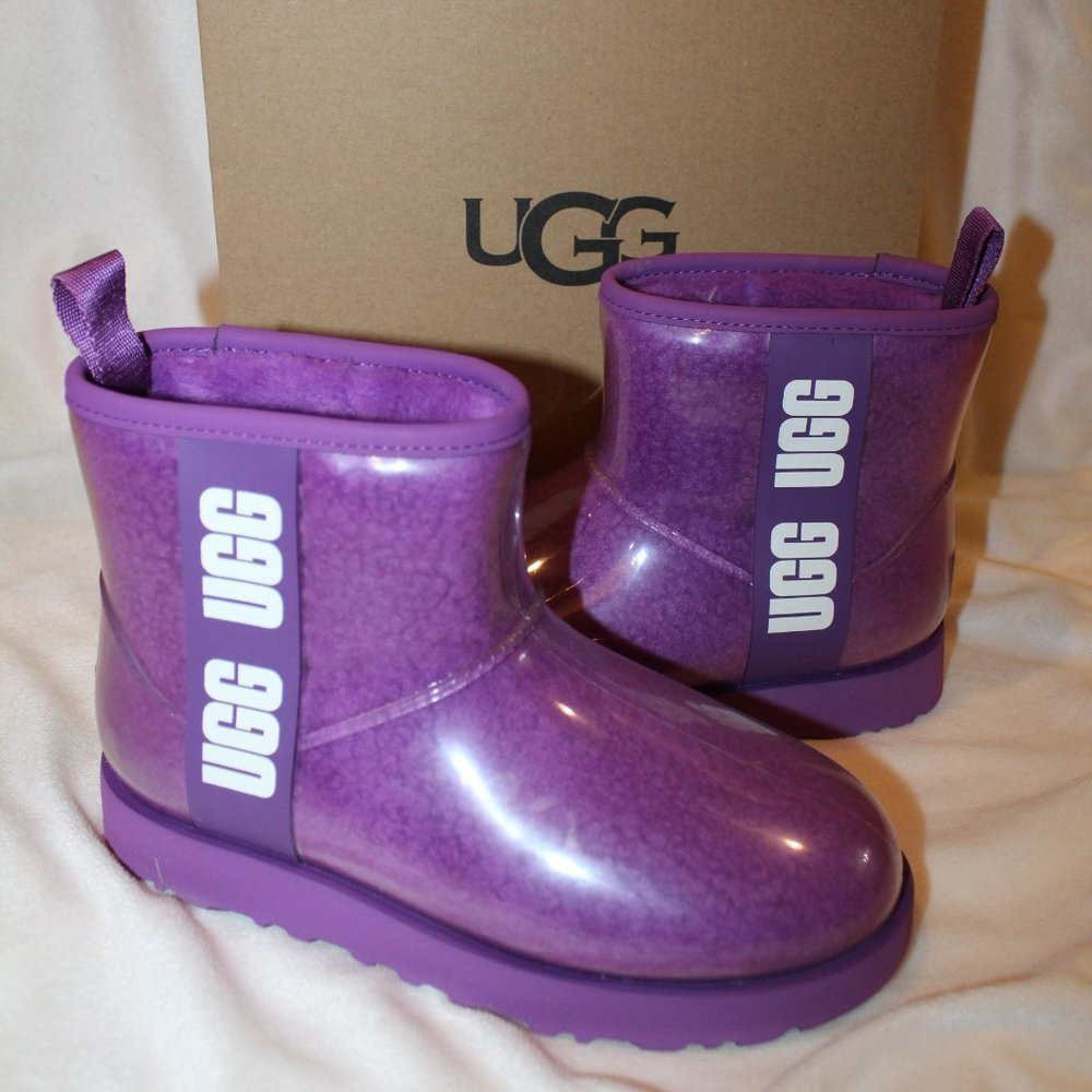 NIB UGG‎ WOMEN'S CLEAR SHEARLING LINED LOGO BOOTS PURPLE